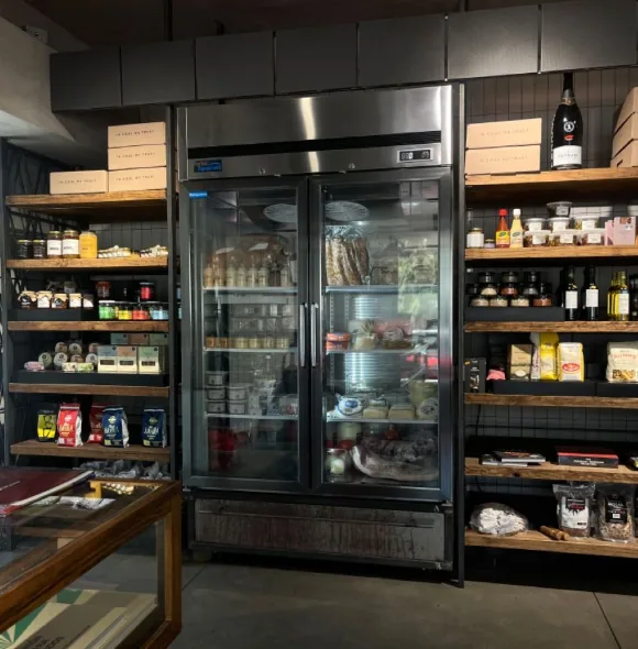 Freezer comercial e estoque perecível